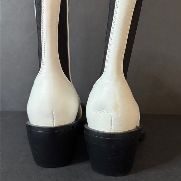 White and Black Western Boots - Picture 4 of 12